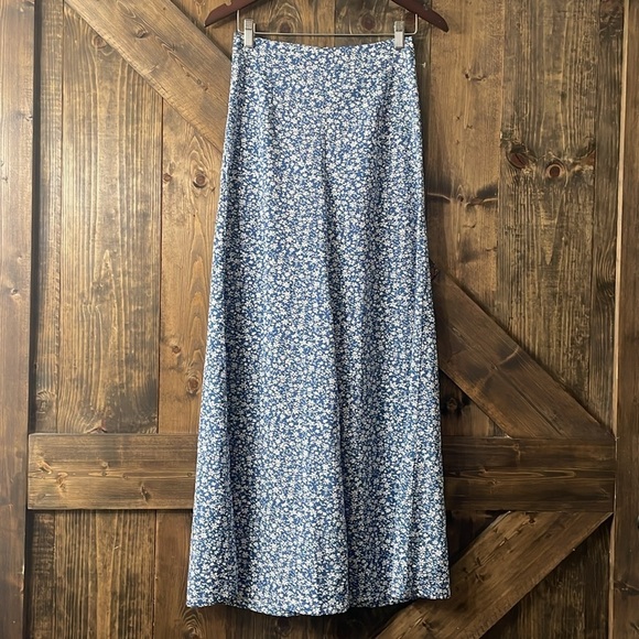 SHEIN Spring Break Ditsy Floral Wide Leg Pants - Picture 4 of 10